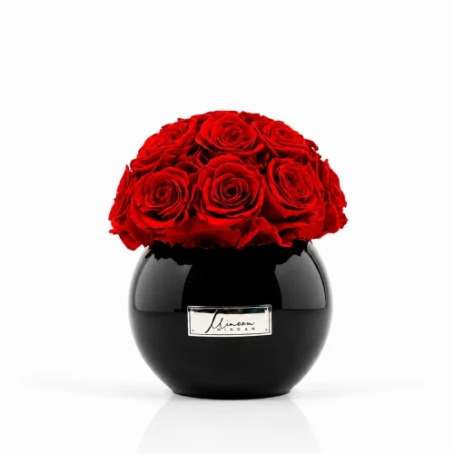 Red_Wedding_bloom_preserved_roses.webp